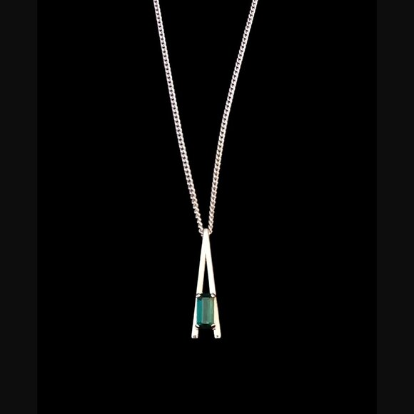 Vintage Avon Park East Collection Silver Tone Green Glass Stone Necklace 22" - Picture 3 of 7